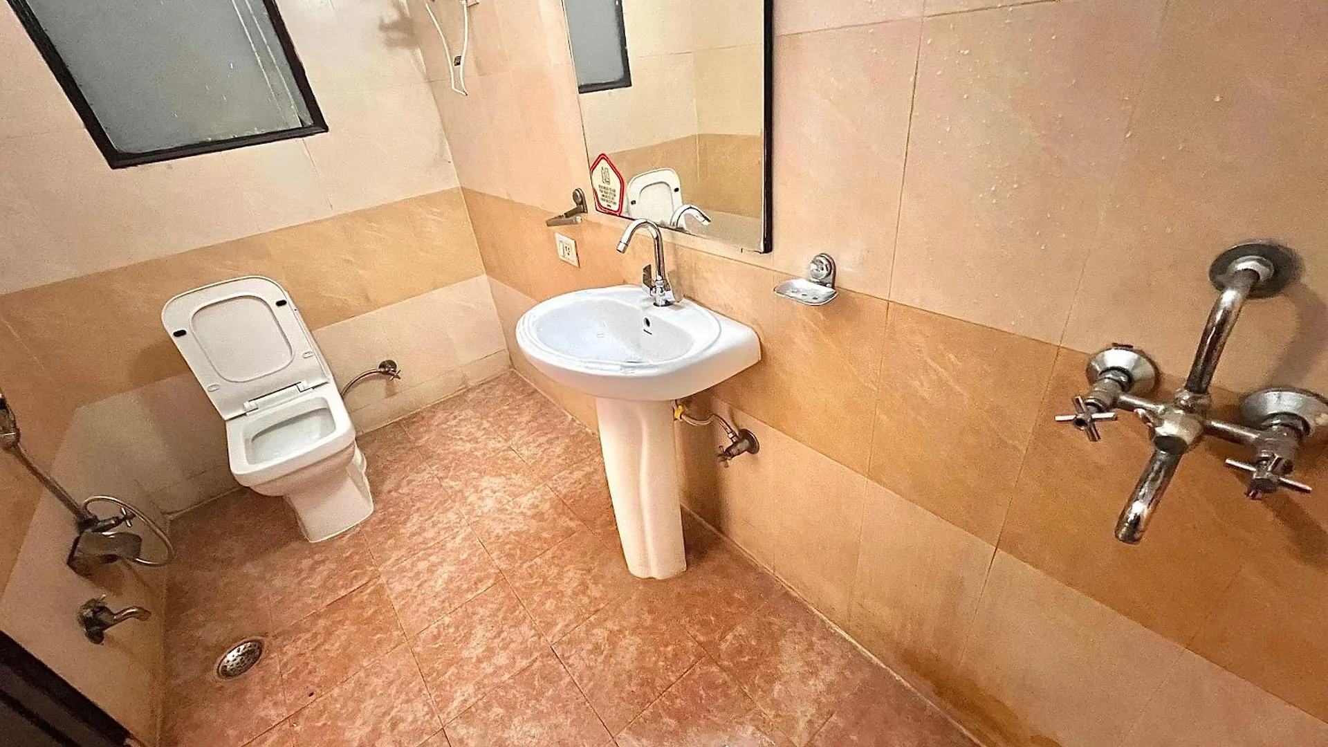 酒店 Cozy Room With Attach Washroom On Rajiv Chowk 古尔冈