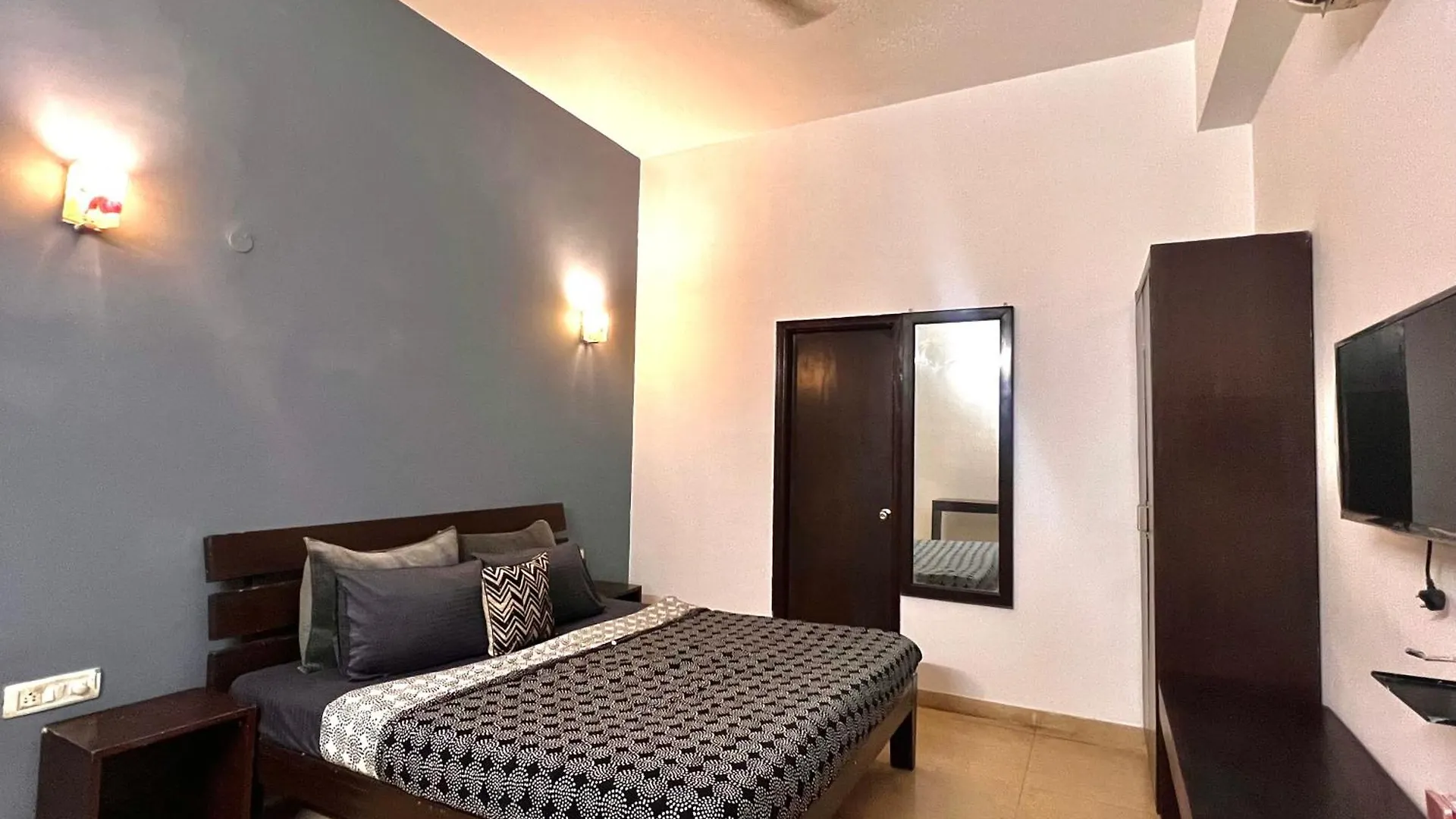 Cozy Room With Attach Washroom On Rajiv Chowk 古尔冈